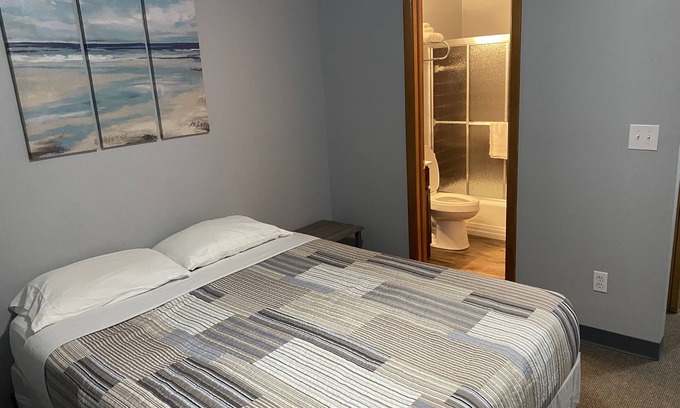 Geneva-on-the-Lake Apartamento | The Weekender Unit #5