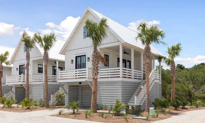 Johns Island Casa | “The Whimbrel” (3043 Southerly Way) 2 person creekside bungalow at Kiawah River