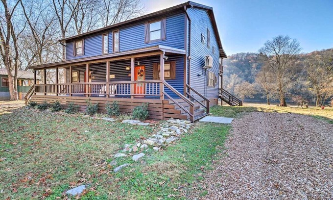 Mountain View Cabina | The Willow Breeze Cabin - Side A