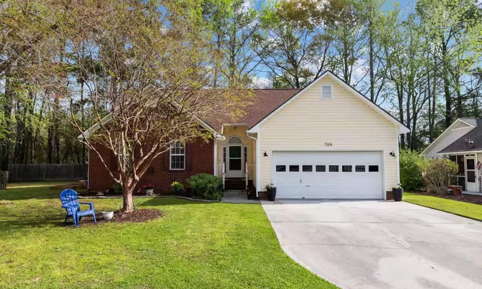 New Bern Casa | The Woodland -Luxury Retreat King Bed Pet Friendly