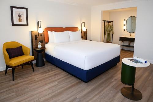 Willits Hotel | The Woodrose- NEWLY RENOVATED