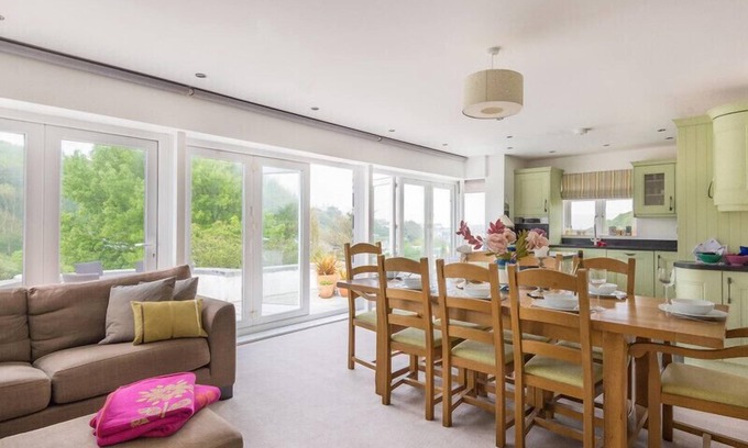 Polzeath Cabaña | THE WRENS, family friendly, with a garden in Polzeath