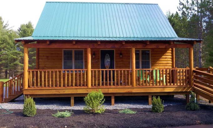 Wells Cabina | The Yogi, Family & Dog-Friendly Adirondack Cabin on Lake Algonquin