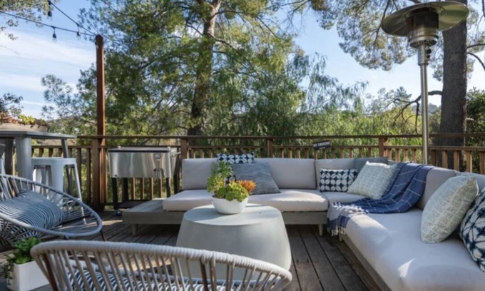 Woodland Hills Cabaña | THE Zen Treehouse Retreat- Great Views and Peaceful Decks!