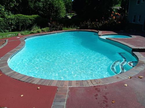 Jamestown Casa | Theater, heated pool and hot tub near HPU and Furniture Market