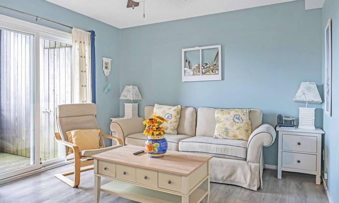 Napeague Apartamento | TheSweetDwelling 1BR Beachside Home|TennisPoolPKG!