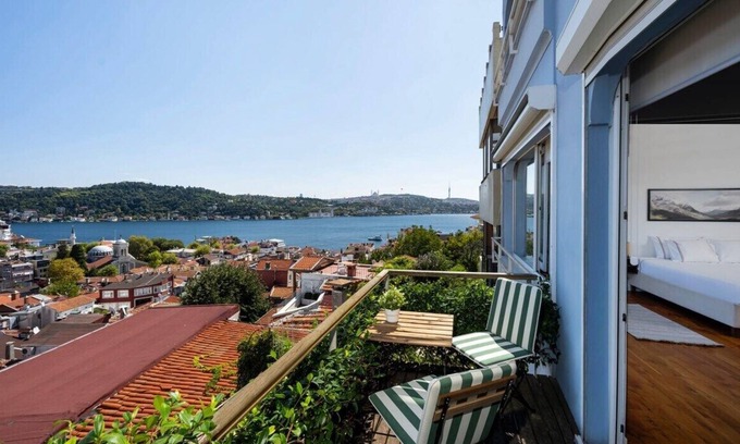 Arnavutkoy Apartamento | Bright 2BD Gem Beautiful Views + Terrace! #231