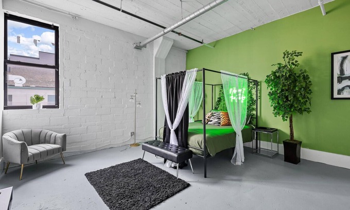 Downtown West Apartamento | This apartment is a 2 bedroom(s), 1 bathrooms, located in St. Louis, MO.