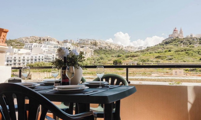 Għadira Apartamento | This apartment is a 3 bedroom(s), 1 bathrooms, located in Il-Mellieħa, null.