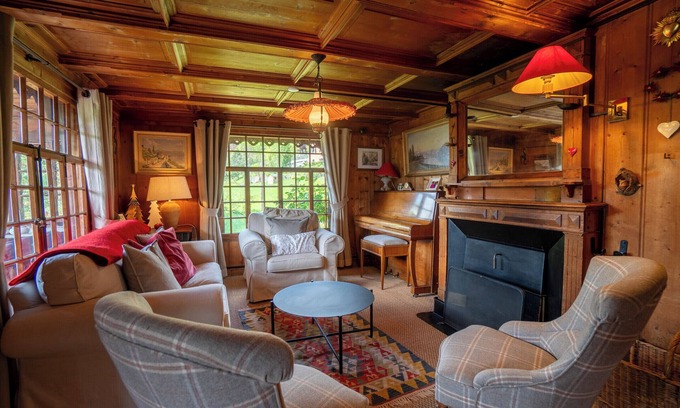 Les Posses-sur-Bex Chalet De Esquí | This beautiful chalet built in 1872 is located in the heart of the pretty village of Gryon. Gryon tr