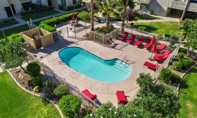 Lombardi Estates Condominio | This condominium is a 2 bedroom(s), 2 bathrooms, located in Scottsdale, AZ.