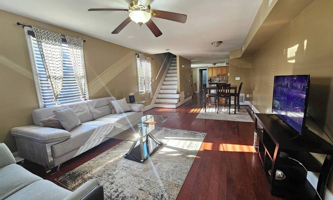 Towson Apartamento | This duplex is a 3 bedroom(s), 2 bathrooms, located in Towson, MD.