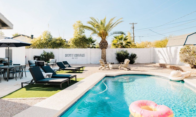Papago Parkway Otro | This house is a 3 bedroom(s), 2 bathrooms, located in Scottsale, AZ.