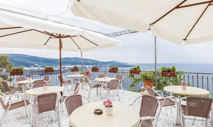 Monte Chiaro Apartamento | Alojamiento de 2 habitaciones en Vico Equense NA