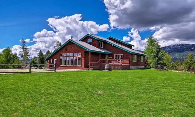 Tamarack Resort Apartamento | Spacious Riverfront Retreat on 10 Private Acres!