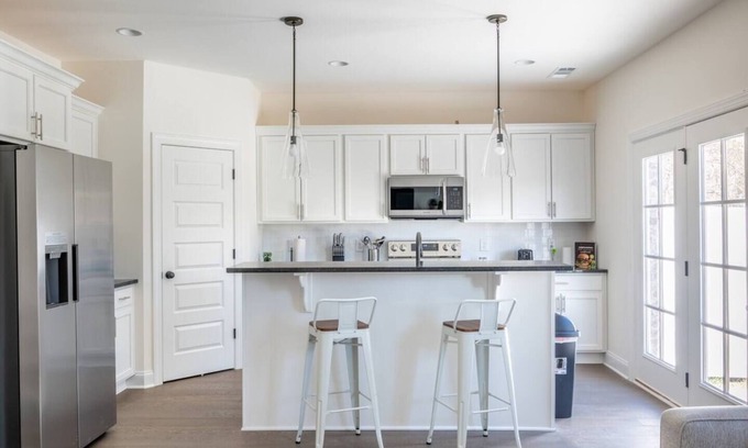 Lakewood Casa | This townhouse is a 3 bedroom(s), 2.5 bathrooms, located in Nashville, TN.