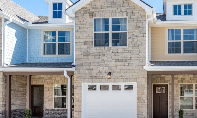 Lakewood Casa | This townhouse is a 3 bedroom(s), 2.5 bathrooms, located in Nashville, TN.