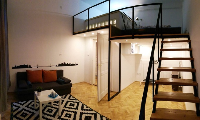 Corvin negyed Apartamento | Apartamento de tres habitaciones, dos baños, 10 minutos del centro de la ciudad.