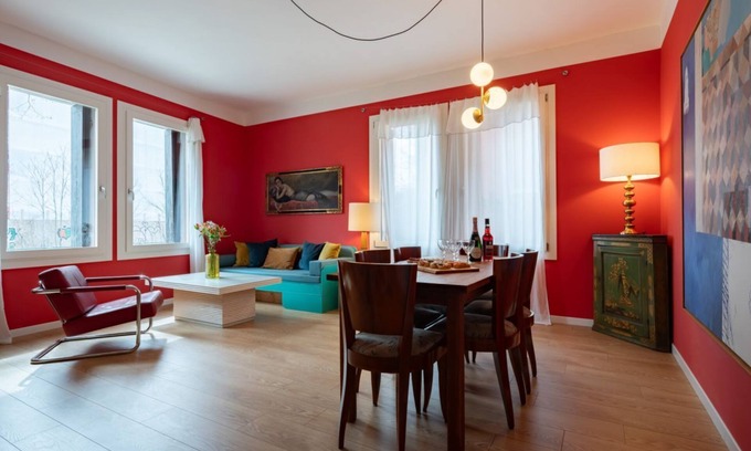 Dorsoduro Apartamento | three bedroom palace in the heart of Venice