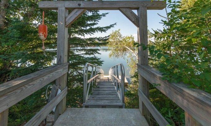 Boothbay Harbor Apartamento | Three Schooners, an oasis just steps from downtown Boothbay Harbor