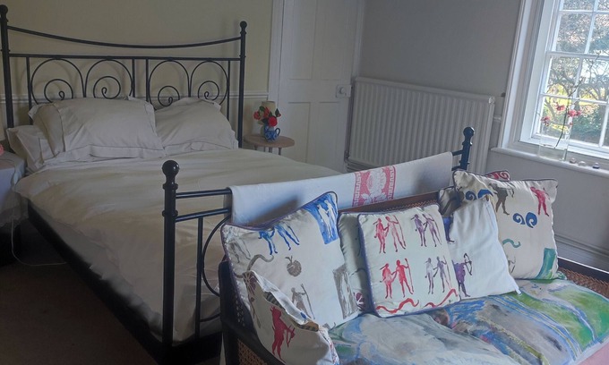 Wrentham Casa | Three Storey Georgian House and Gardens