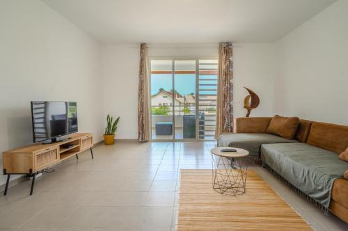 Remire Montjoly Apartamento | Ti'Paradis Rémire - 2 chambres - 5 min de la Plage - Wifi - Balcon - Adapté long séjour
