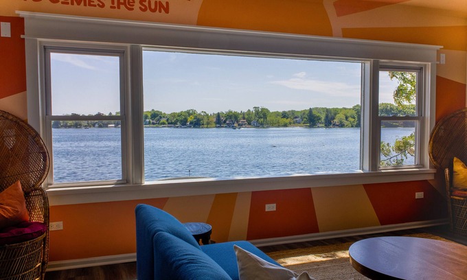 Tichigan Casa | Tichigan Lake House - Pontoon Boat & Fire Pit - Dog Friendly - Newly Renovated