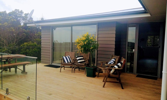 Cable Bay Casa | 5 Minutes stroll to the Beach