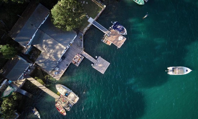 McCarrs Creek Casa | Tides Reach Boathouse water-access-only