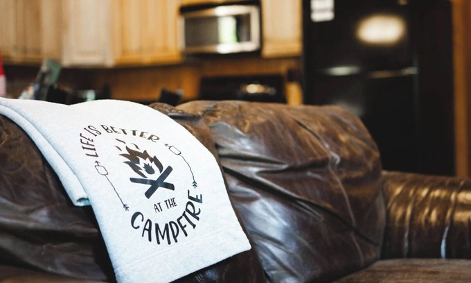 Amity Cabina | Timber Lodge Ranch - Bear Claw Cabin
