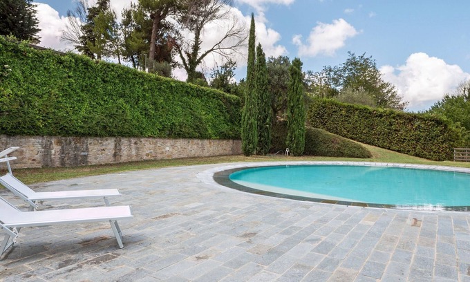Mombaroccio Casa | Encanto atemporal y comodidad moderna