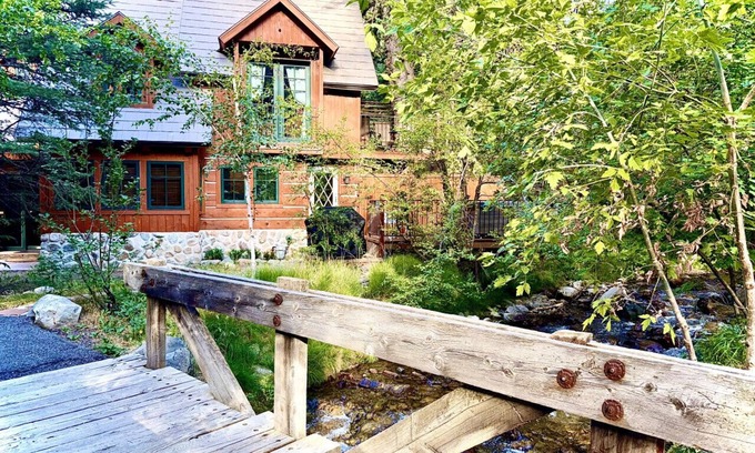 Sundance Cabaña | TimpCreek Cottage on the Stream Sundance, Uah