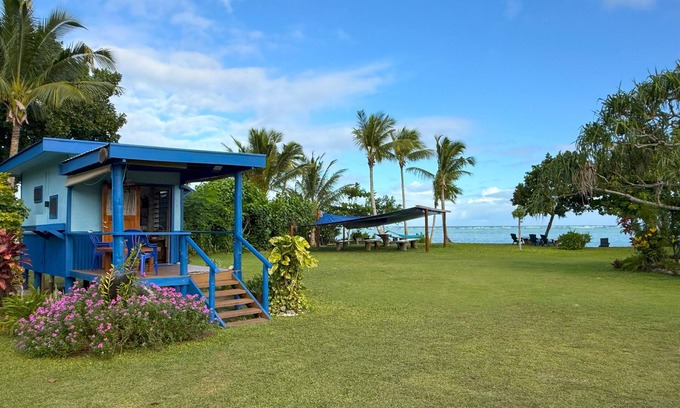 Savusavu Apartamento | Romántico diseñador amueblado cabaña frente al mar a precios económicos