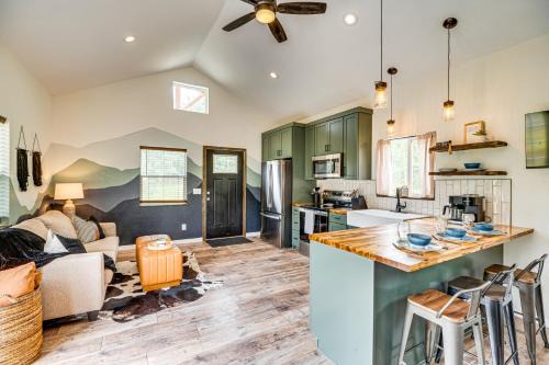 Lake George Apartamento | Tiny Glamping Cabin 2 Mi to Eleven Mile Reservoir