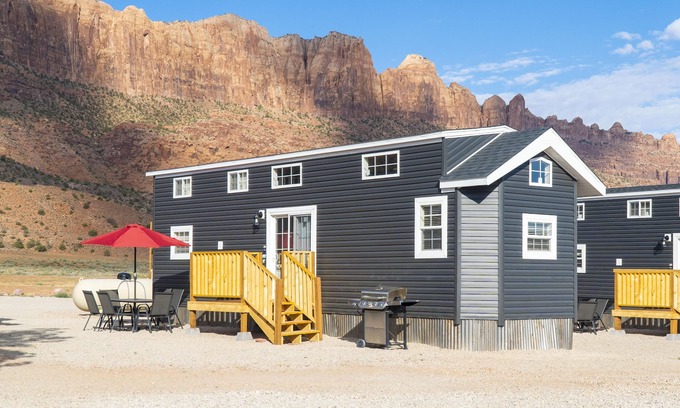 Moab South Valley Casa | Tiny Home #3 - Tiny Home #3 Funstays Redrock