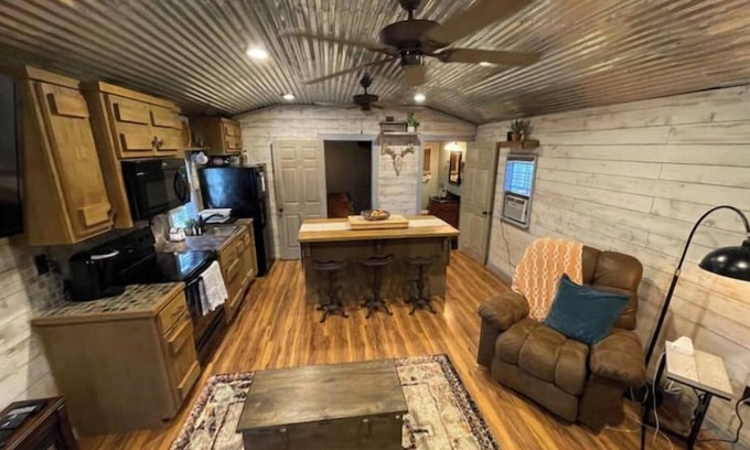 Summit Cabina | Tiny Home located on the Bogue Chitto River