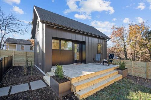 Durham Casa | Tiny Home, Near Downtown Durham, Duke & 9th Street!