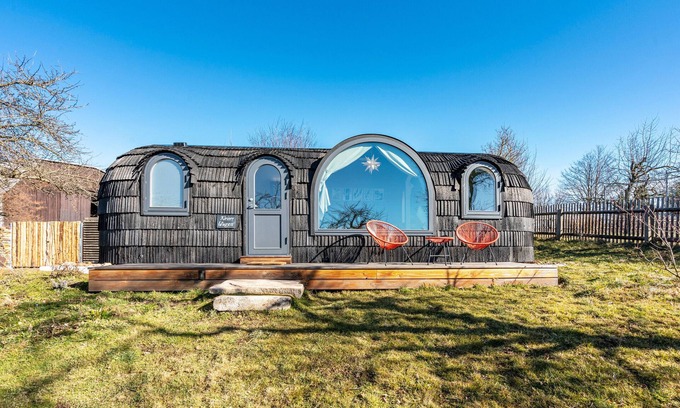 Hirschfeld Casa | Tiny Home 'Stall Und Sterne - Kleiner Wagen' con vistas a la montaña, terraza privada y Wi-Fi