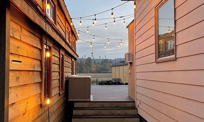 Shelton Otro | Tiny house on Organic Farm - Quiet & Clean w Fast wifi 3bd/1ba
