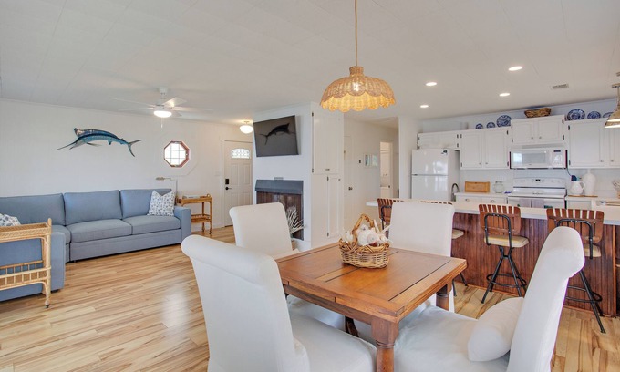 Ochlockonee Bay Casa | Tiny Tides Waterfront Cottage