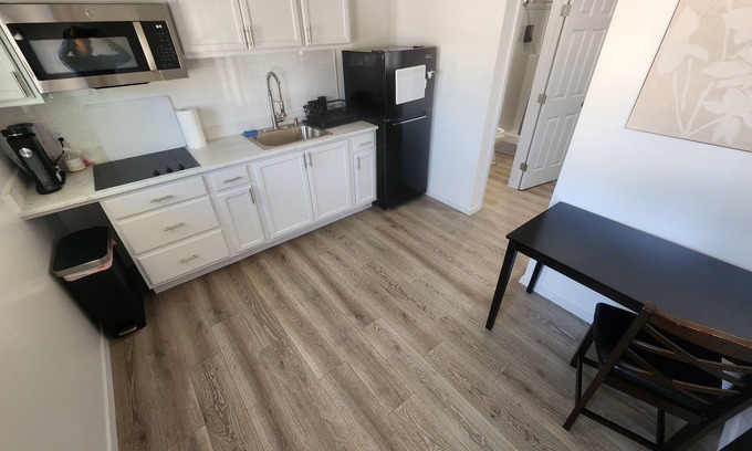 Odessa Apartamento | Tinyhouse with AC and laundry area. Near Ector County Coliseum