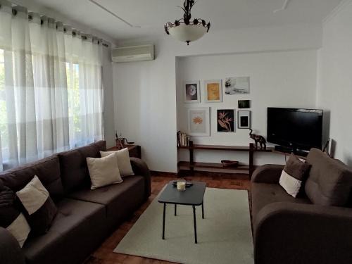 Tirana Apartamento | Tirana Center Rustic Retreat