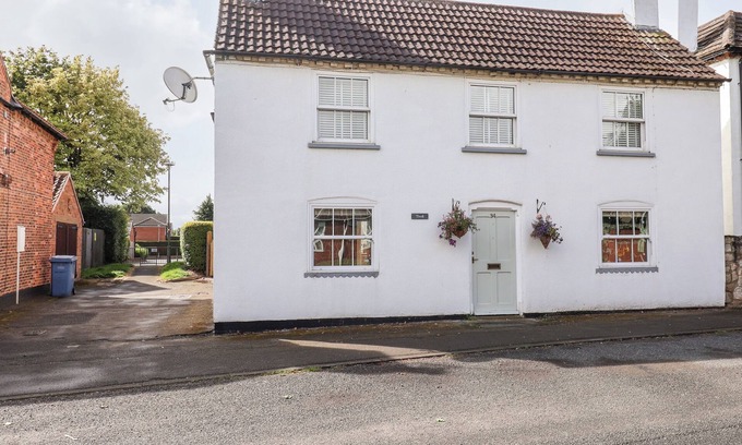 Clumber Park Cabaña | TIVOLI, pet friendly, character holiday cottage in Elkesley