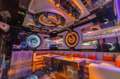 Na Kluea Villa | TML-6 bedrooms-independent swimming pool and Luxury KTV room and fitness area and pool table