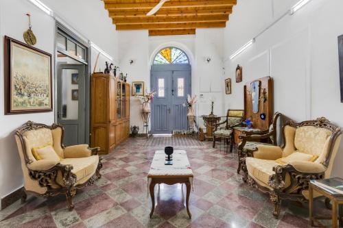 Nicosia Casa | To Hani - Large Traditional House