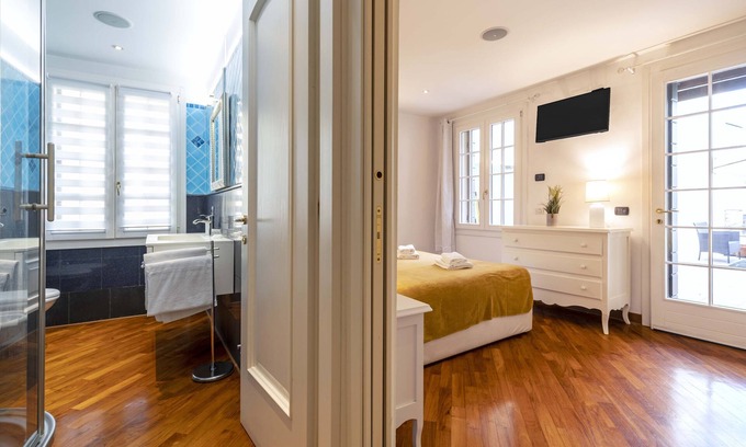 Dorsoduro Apartamento | Tolentini Terrace by Wonderful Italy