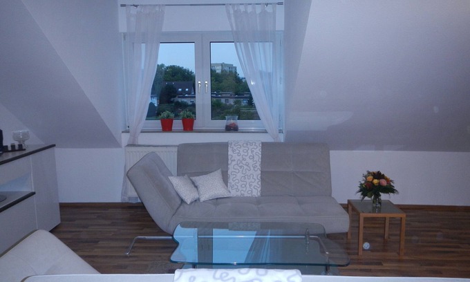 Troisdorf-Friedrich-Wilhelms-Hutte Apartamento | Los mejores equipos y excelentes conexiones de transporte a Colonia Bonn Siegburg, TG-Platz