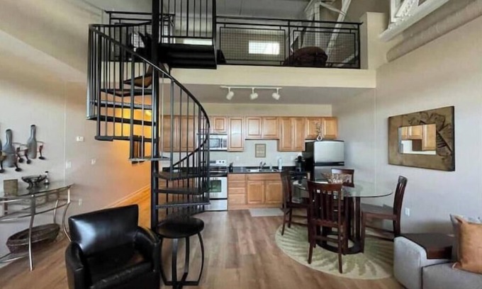 Sandusky Casa | Top Floor Condo By the Water