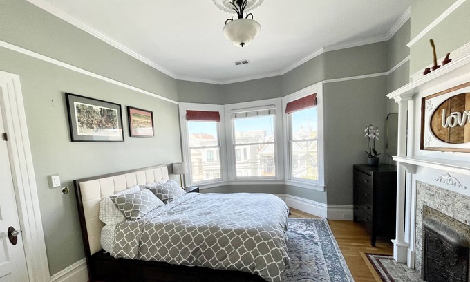 Inner Richmond Condominio | Top floor Victorian 3 bedroom condo