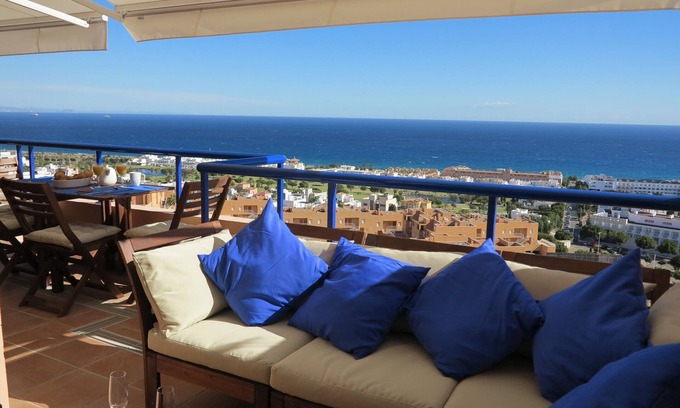 Mojacar Apartamento | TOPLIGGING: ático de lujo, golf, terraza 180 ° fantásticas vistas al mar, Wifi gratuito